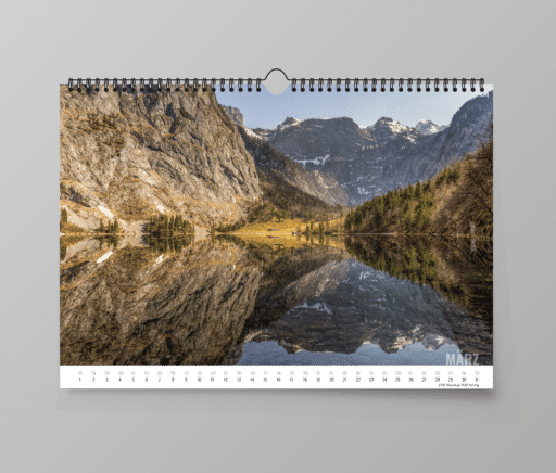 Obersee im Nationalpark Berchtesgaden mit Blick auf die Fischunkelalm, März-Motiv im Berchtesgaden Kalender 2024.